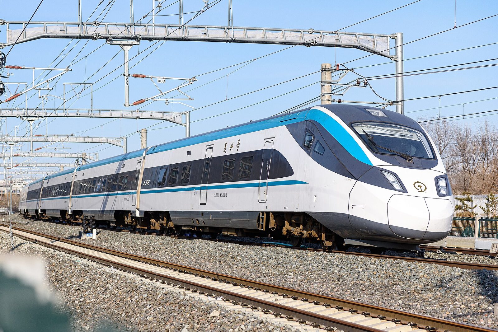复兴号 CR220J 型动力集中动车组