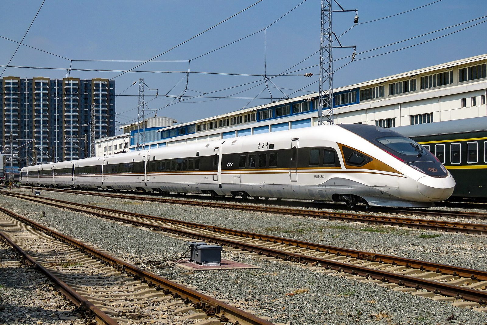 复兴号 CR400BF-C 型智能动车组