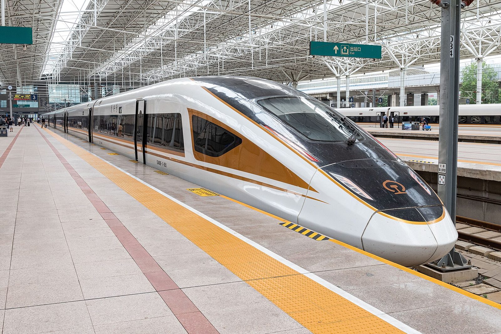 复兴号 CR400BF-G 型高寒动车组